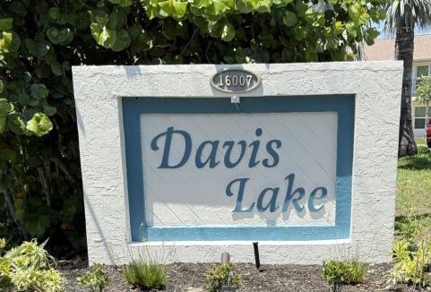 Iona Apartment | 1st floor, Davis Lake View Condo, Minutes to Sanibel