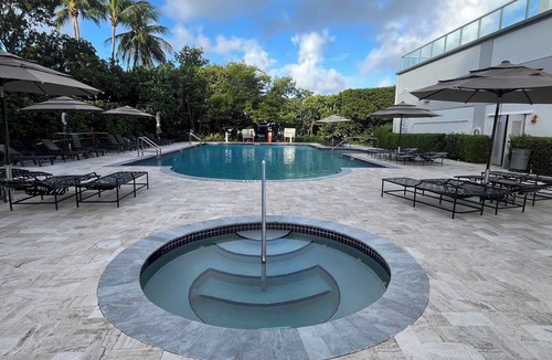 Sunny Isles Beach Condo | 2-bedroom condo in sunny Sunny Isles Beach, 1/2 a mile from the beach