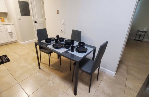 Urban Core House | 2-bedroom townhome in wonderful Jacksonville with cool AC
