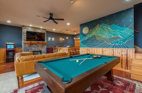 Wolf Laurel House | 2 Cabins ~ Sleeps 22 ~ 100 Feet Apart ~ Ski in out