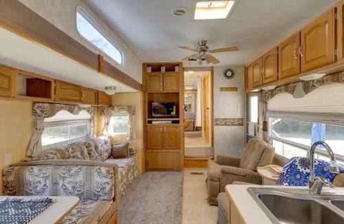 Langston Apartment | 2 Mi to Lake Guntersville: Peaceful Camper Home