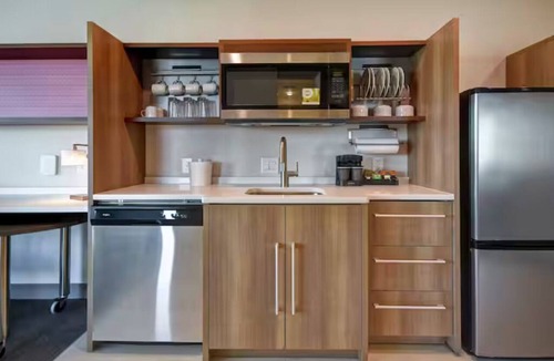 Jekyll Island Hotel | 2 Queen Studio w/Kitchenette & Pool | 0.3 mi to Jekyll Island Convention Center