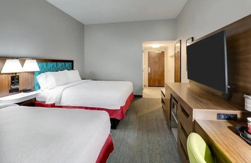 Polk Village Hotel | 2 Relaxing & Pet-Friendly Room for Families | On-Site Parking Available