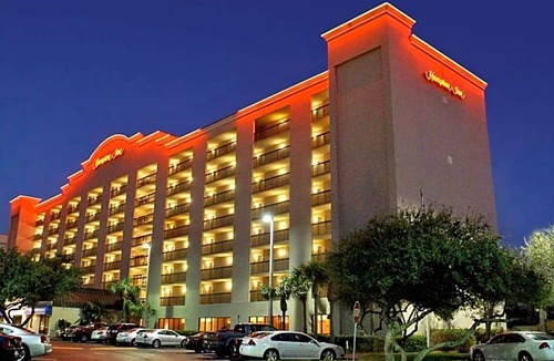 Oceanfront Hotel | 2-Star Hotel ∙ Hampton Inn Cocoa Beach