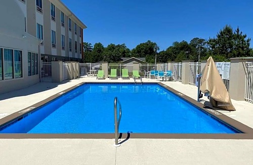 Enterprise Hotel | 2-Star Hotel ∙ Holiday Inn Express & Suites - Enterprise, an IHG Hotel