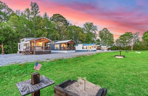 Guntersville Apartment | 2 Villa D'Azur Luxury Tiny House Mins to Lake Guntersville, Downtown, Firepit