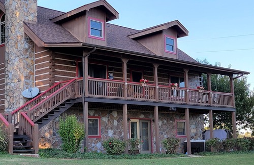 Dandridge Cabin | 20% OFF Lake View Retreat- Lake & Mountain View, Hot Tub, Fire Pit, Porch Swing