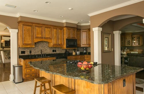 Greensboro House | 20% Off Until 2027, Elevator, Lake Front, Pool, Pontoon, Theater, Fire Pit, WOW