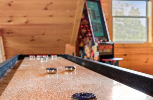 Sevierville House | 200 Pines- Scenic Log Retreat, Hot Tub, Indoor Pool & Dogs OK