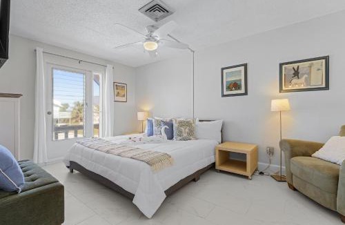 Mid Island Apartment | 21591 Waterfront Duplex Right Unit With Pool and Spa condo