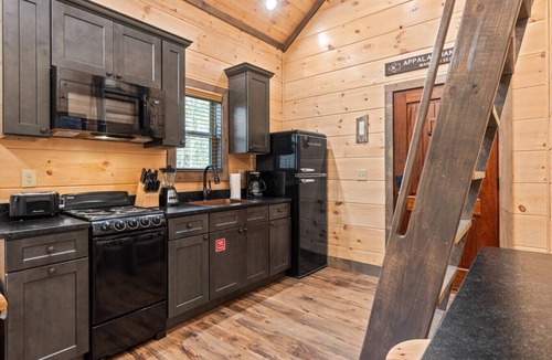 Rocky Grove Cabin | 23 minutes to Gatlinburg Trailhead Lodge #11