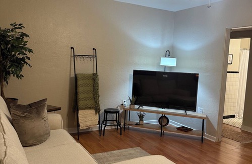 College Park House | 2ba/1bd - College Park, Orlando. Minutes from ORMC & Advent Health Hospitals