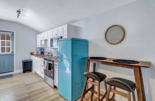 Ardmore - Gould Estates - Olin Heights House | 2bd/1ba Cottage * Renovated * Dogs Welcome