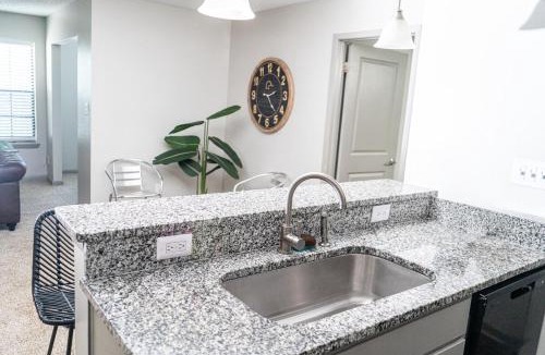 Sherwood Park Apartment | 2BR 2BA Huntsville City Center