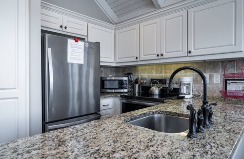 Seabrook Island Cottage | 2BR/2BA + Loft Cottage! Close to Beach! Golf Course Views! Amenity access Available!