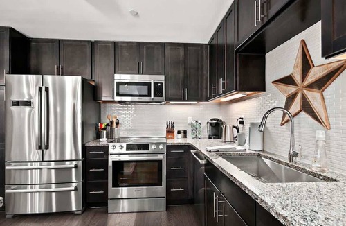 Asheville Condo | 2BR Condo w/Balcony + Free Tix | Walk to Downtown