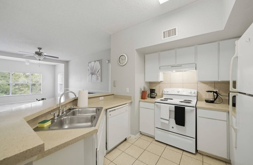 Winter Springs Apartment | 2BR with Resort-Style Amenities