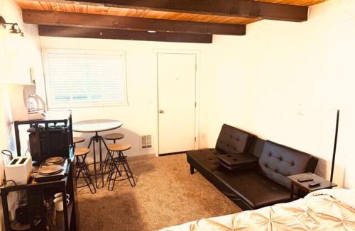 Gold Beach Hotel | 2nd Floor Studio