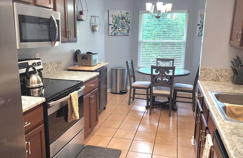 Arlington House | 3/2 bedroom house in Arlington, Stadium, St John Town Center