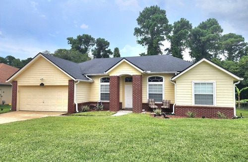 Arlington House | 3/2 bedroom house in Arlington, Stadium, St John Town Center