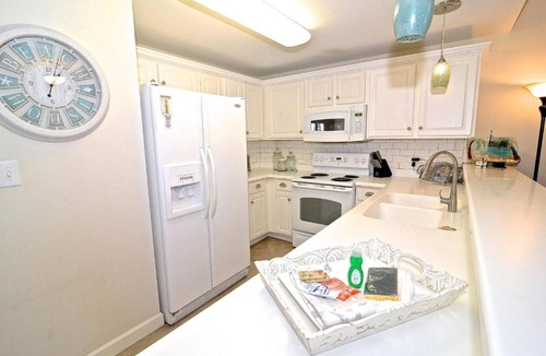 Gulf Shores Apartment | 3/3 K/K/bunk room/sofa sleeper screen porch. 30 day rentals
