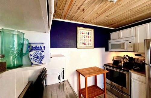 Pass-a-Grille House | 3-Bedroom Beachfront Home - “Con La Marea”
