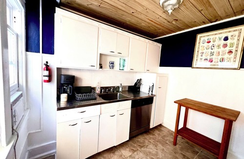 Pass-a-Grille House | 3-Bedroom Beachfront Home - “Con La Marea”