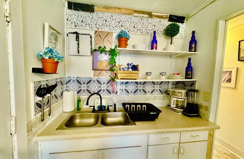 Urban Core House | 3-bedroom bungalow in fabulous downtown Springfield area in JAX FL- WiFi, AC