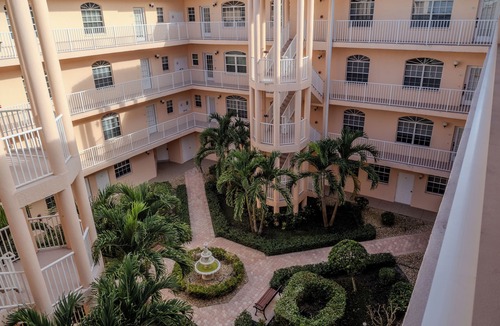 Venice Condo | 3-bedroom condo in lovely Venice. Your home away from home.