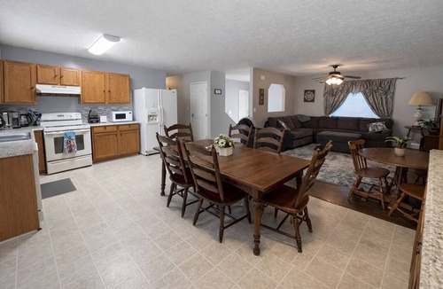 Dandridge House | 3 Bedroom Home in quiet community close to Douglas & Cherokee Lakes/Dollywood!