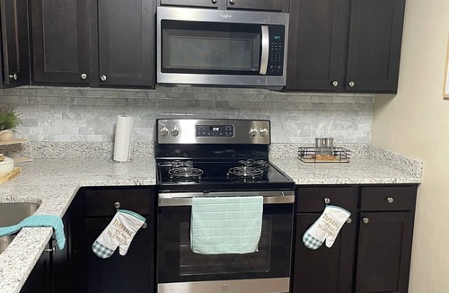 Macon House | 3-bedroom house in delightful Macon with WiFi, AC