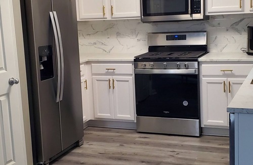 Union City House | 3-bedroom house in lovely Union City with AC