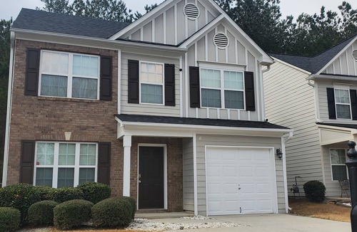 Union City House | 3-bedroom house in lovely Union City with AC