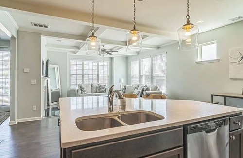 Fairburn House | 3-bedroom Modern Townhome just outside Atlanta