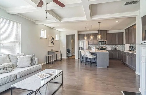 Fairburn House | 3-bedroom Modern Townhome just outside Atlanta
