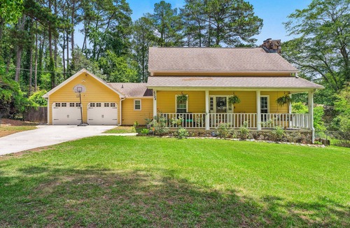 Riverdale House | 3 bedroom Vintage Home with a Modern Feel