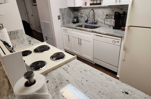 Tallahassee Apartment | 3 miles to FSU-Midtown Luxe-Comfy High End Beds