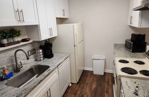 Tallahassee Apartment | 3 miles to FSU-Midtown Luxe-Comfy High End Beds