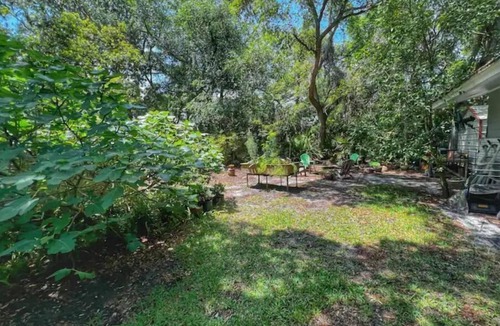 Jekyll Island Cottage | 3 min walk to beach!