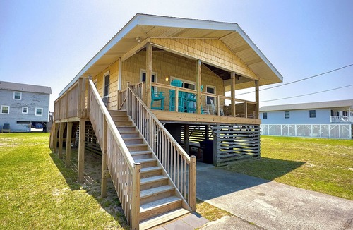 Kill Devil Hills House | 3 Minute walk to the Beach, 1 block from the beach.
