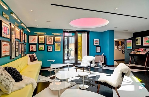 West Fens Hotel | 3 Pool View Units, 5-minute walk to Back Bay Fens! Valet Parking, Pool, Garden!