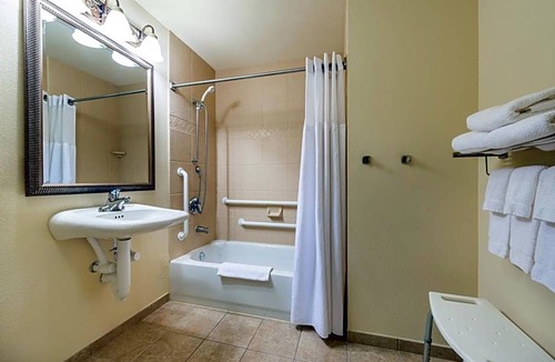 Oak Hotel | 3-Star Hotel ∙ Staybridge Suites Gulf Shores, an IHG Hotel