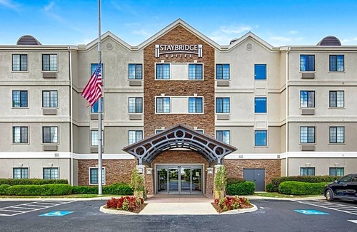 Oak Hotel | 3-Star Hotel ∙ Staybridge Suites Gulf Shores, an IHG Hotel