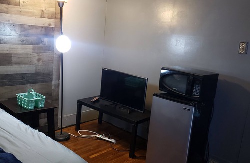 Acipco-Finley House | #3 Urban Cul deSac 1 Priv Double Size Bed/shared bath near UAB/Sloss/Airport