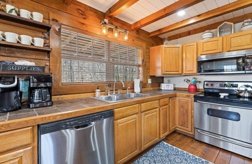 Waynesville Cabin | 3 Wakulla Way-Sleeps 6, Hot Tub, FP, Mtn View, Porch Cocktails, Paved Access