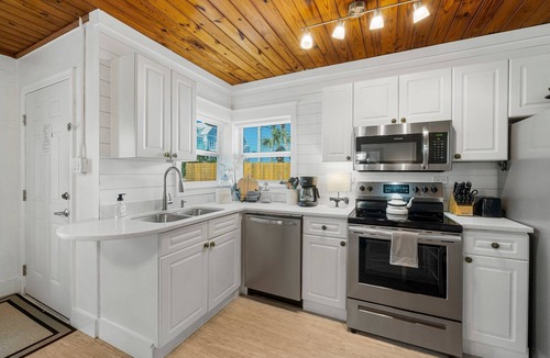 Laguna Beach Estates House | 30ft from Perfect LAGUNA BEACH ~ Directly across the street ~ July is on SALE!t! 1775/WK