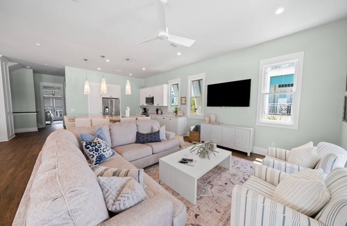 Sunnyside House | 330 Beachside Dr | Private Beach Access Retreat