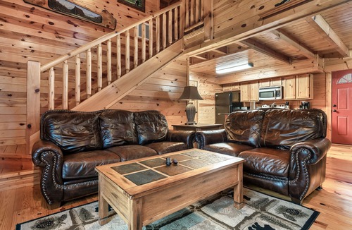 White Oak Lodge Cabin | 3bedroom 2bath cabin.Easy in winter, no steep hills.15 min to Gatlinburg strip.