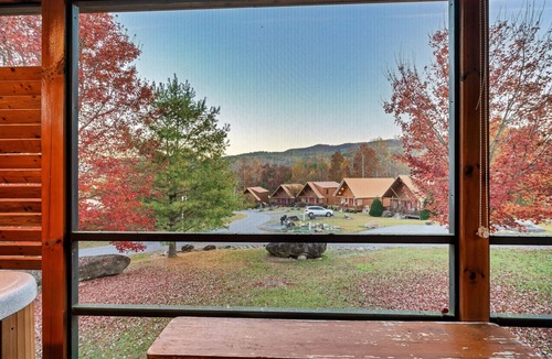 White Oak Lodge Cabin | 3bedroom 2bath cabin.Easy in winter, no steep hills.15 min to Gatlinburg strip.