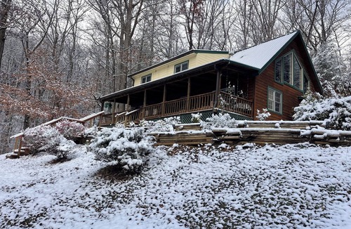 Cosby House | 3Bedroom~ 2Bath~Near All Attractions, Hot Tub~Game Room~Popcorn Machine~Views